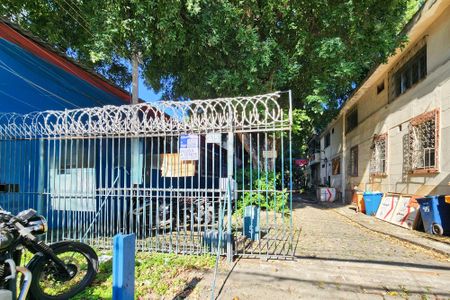 Casa de condomínio à venda com 120m², 3 quartos e 2 vagas Casa de condomínio à venda com 120m², 3 quartos e 2 vagasFachada