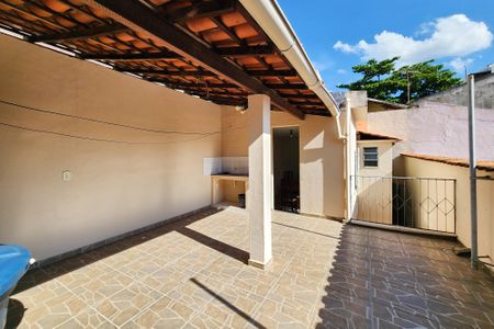 Casa de condomínio à venda com 120m², 3 quartos e 2 vagas Casa de condomínio à venda com 120m², 3 quartos e 2 vagasÁrea