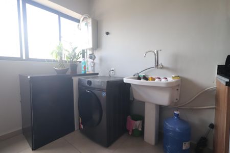 Apartamento à venda com 97m², 2 quartos e 2 vagasCozinha e Área de Serviço
