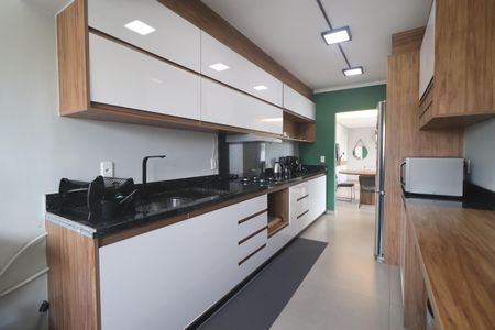 Apartamento à venda com 97m², 2 quartos e 2 vagasCozinha e Área de Serviço