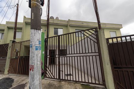 Casa para alugar com 80m², 2 quartos e 1 vaga Casa para alugar com 80m², 2 quartos e 1 vagaFachada