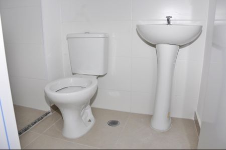 Apartamento para alugar com 53m², 2 quartos e 1 vaga Apartamento para alugar com 53m², 2 quartos e 1 vagaDetalhe - Banheiro Social