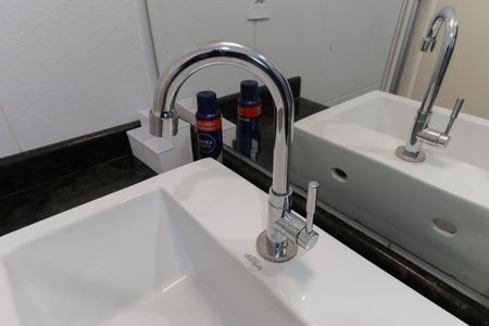 Apartamento à venda com 65m², 2 quartos e 1 vagaBanheiro da suíte