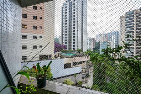 Apartamento à venda com 190m², 4 quartos e 3 vagasVista do Quarto 2