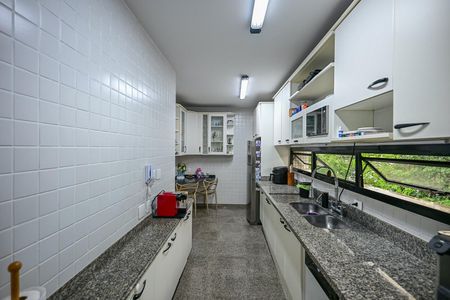 Apartamento à venda com 190m², 4 quartos e 3 vagasCozinha