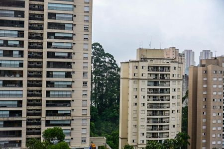 Apartamento à venda com 190m², 4 quartos e 3 vagasVista da Suíte 2