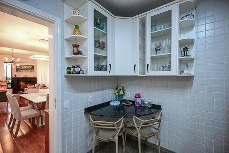 Apartamento à venda com 190m², 4 quartos e 3 vagasCozinha