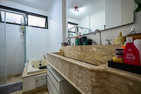 Apartamento à venda com 190m², 4 quartos e 3 vagasBanheiro Suíte 2