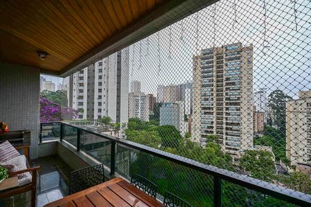 Apartamento à venda com 190m², 4 quartos e 3 vagasVaranda