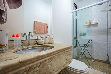 Apartamento à venda com 190m², 4 quartos e 3 vagasBanheiro Suíte 1