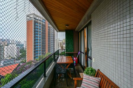 Varanda de apartamento à venda com 4 quartos, 190m² em Vila Andrade, São Paulo