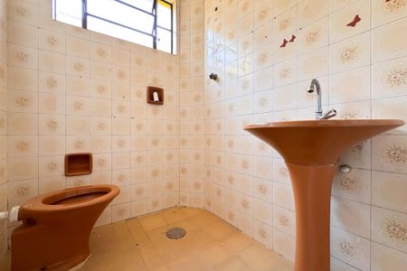 Casa para alugar com 196m², 4 quartos e 2 vagasBanheiro Social