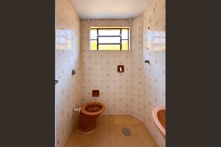 Casa para alugar com 196m², 4 quartos e 2 vagasBanheiro Social