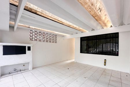 Casa para alugar com 196m², 4 quartos e 2 vagasÁrea externa