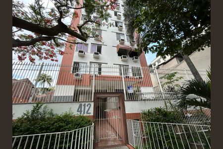 Apartamento para alugar com 70m², 3 quartos e 1 vagaFachada + plaquinha