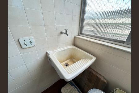 Apartamento para alugar com 70m², 3 quartos e 1 vagaÁrea de Serviço