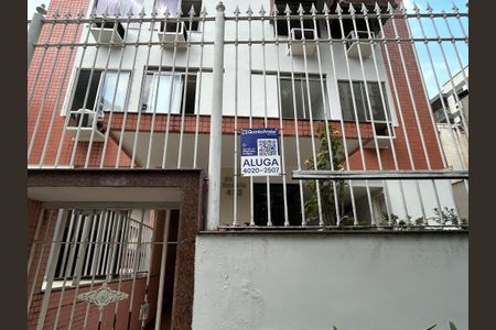 Apartamento para alugar com 70m², 3 quartos e 1 vagaFachada + plaquinha
