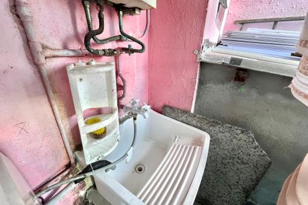 Casa à venda com 137m², 5 quartos e 1 vagaÁrea de Serviço