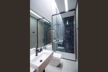 Casa de condomínio para alugar com 299m², 4 quartos e 6 vagasBanheiro Social 