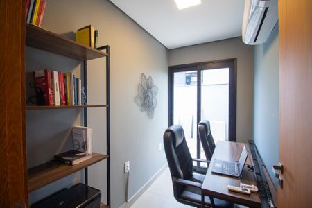 Casa de condomínio para alugar com 299m², 4 quartos e 6 vagasEscritorio 