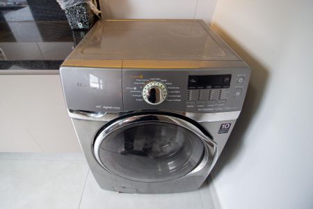 Casa de condomínio para alugar com 299m², 4 quartos e 6 vagasÁrea de Serviço