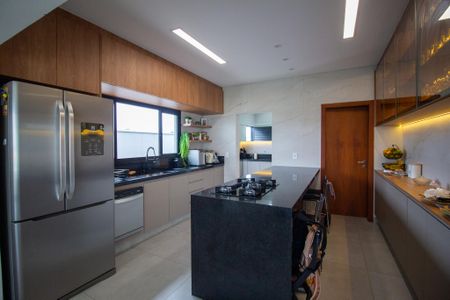 Casa de condomínio para alugar com 299m², 4 quartos e 6 vagasCozinha 