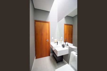 Casa de condomínio para alugar com 299m², 4 quartos e 6 vagasBanheiro Social 