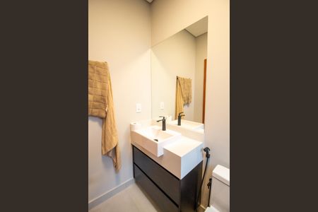 Casa de condomínio para alugar com 299m², 4 quartos e 6 vagasBanheiro da Suíte 2