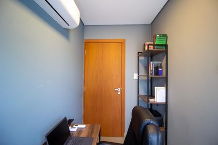 Casa de condomínio para alugar com 299m², 4 quartos e 6 vagasEscritorio 