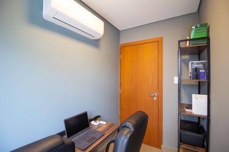 Casa de condomínio para alugar com 299m², 4 quartos e 6 vagasEscritorio 