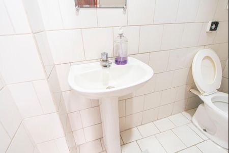 Casa à venda com 219m², 4 quartos e sem vaga Casa à venda com 219m², 4 quartos e sem vagaLavabo