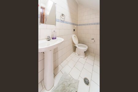 Casa à venda com 219m², 4 quartos e sem vaga Casa à venda com 219m², 4 quartos e sem vagaLavabo