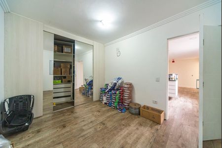 Casa à venda com 219m², 4 quartos e sem vaga Casa à venda com 219m², 4 quartos e sem vagaQuarto casa 2
