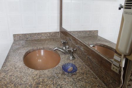 Apartamento à venda com 245m², 3 quartos e 2 vagasBanheiro da Suíte