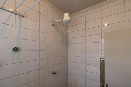 Banheiro de kitnet/studio para alugar com 1 quarto, 28m² em Barra Funda, São Paulo