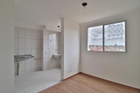 Sala de apartamento para alugar com 2 quartos, 45m² em Chácaras Tubalina E Quartel, Uberlândia