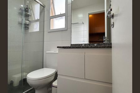 Apartamento à venda com 64m², 2 quartos e 2 vagasBanheiro da Suíte