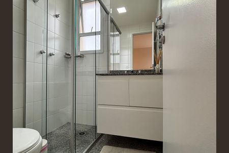 Apartamento à venda com 64m², 2 quartos e 2 vagasBanheiro Social