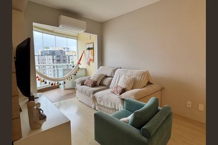 Apartamento à venda com 64m², 2 quartos e 2 vagasSala