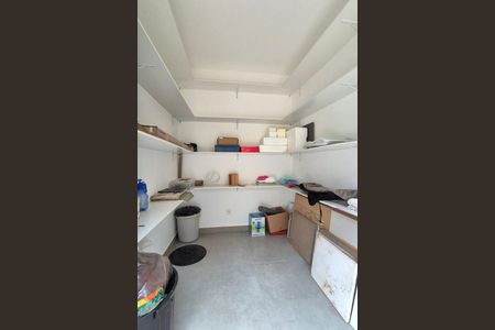 Casa de condomínio à venda com 583m², 5 quartos e 4 vagasDespensa 