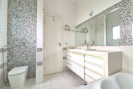 Casa de condomínio à venda com 583m², 5 quartos e 4 vagasBanheiro da Suíte 4