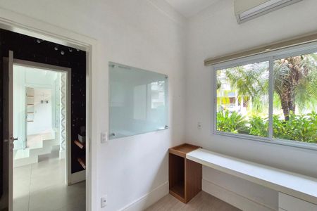 Casa de condomínio à venda com 583m², 5 quartos e 4 vagasEscritório