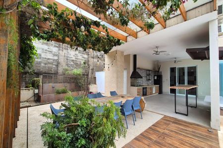 Casa de condomínio à venda com 583m², 5 quartos e 4 vagasÁrea Comum