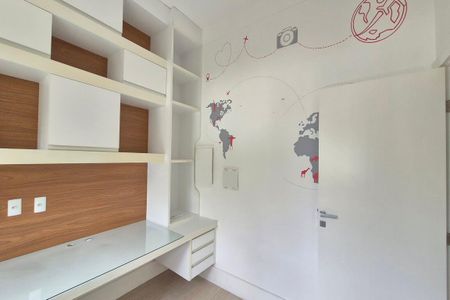 Casa de condomínio à venda com 583m², 5 quartos e 4 vagasEscritório