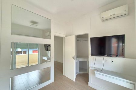 Casa de condomínio à venda com 583m², 5 quartos e 4 vagasQuarto 1 - Suíte 