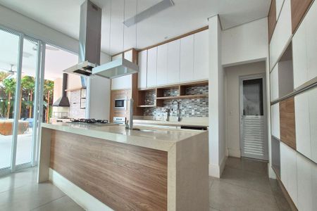 Casa de condomínio à venda com 583m², 5 quartos e 4 vagasCozinha 