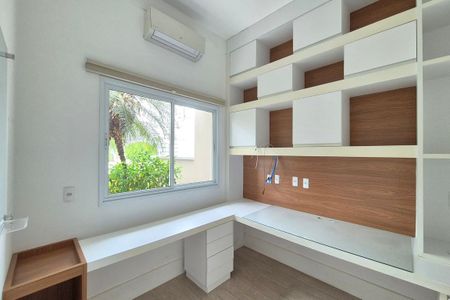 Casa de condomínio à venda com 583m², 5 quartos e 4 vagasEscritório