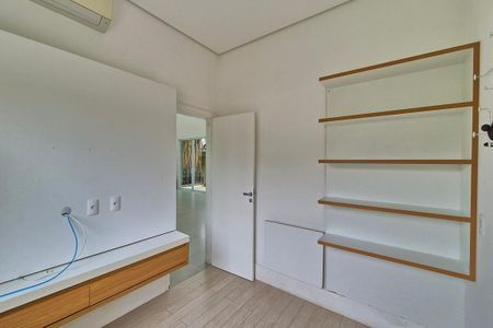 Casa de condomínio à venda com 583m², 5 quartos e 4 vagasQuarto 