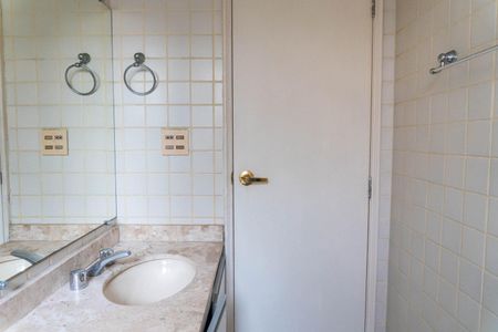 Banheiro da Suíte 1 de apartamento à venda com 3 quartos, 124m² em Vila Mascote, São Paulo