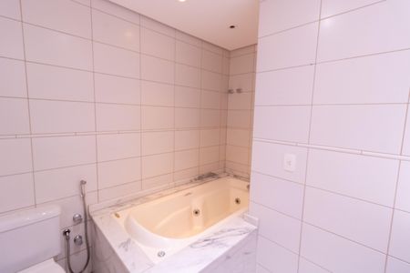 Apartamento à venda com 129m², 3 quartos e 2 vagasBanheiro da Suíte